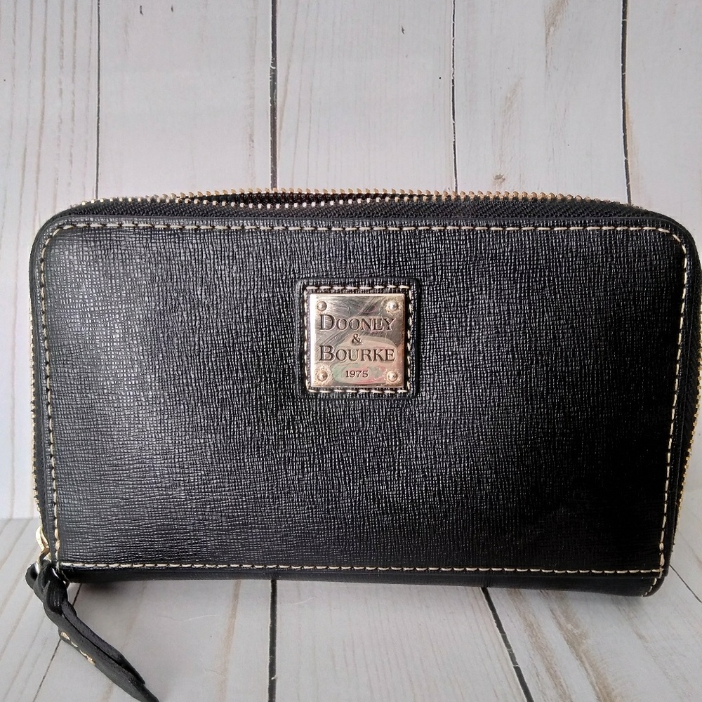 Sale wallet Dooney & Bourke